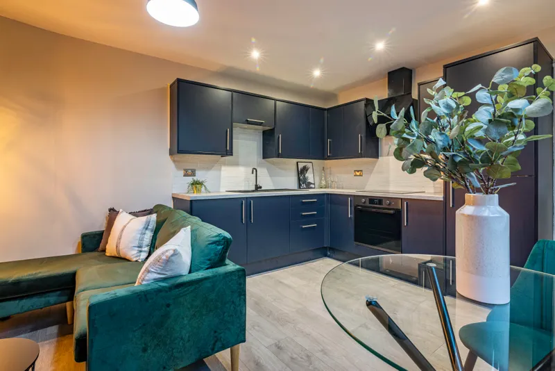 Vibrant 2 Bedroom Apartment // 2026/7 - Image 3